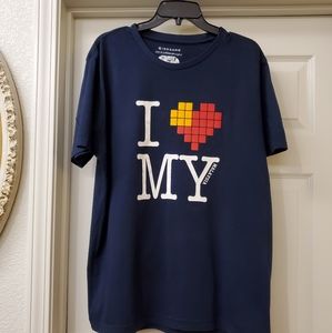 Giordano Mens shirt is size XL.